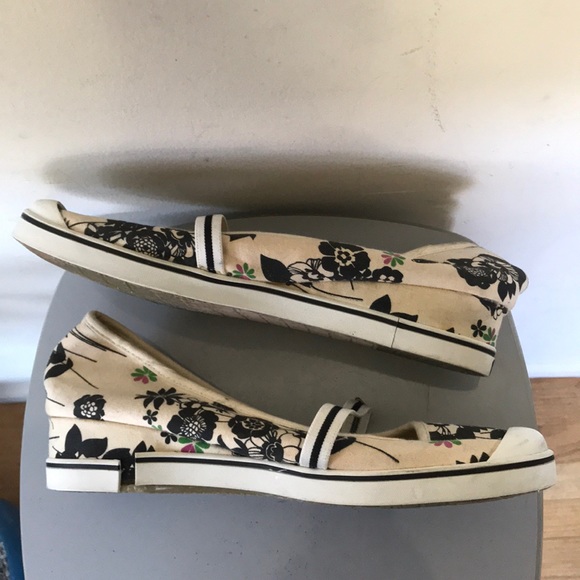 Roxy elastic strap slip on shoes - Picture 8 of 8